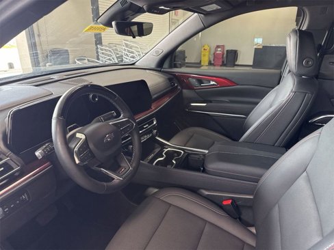 Used 2025 Chevrolet Traverse Z71 w/ Enhanced Driving Package image 5