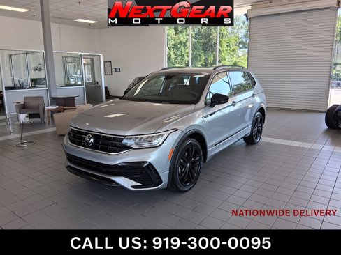 Used 2022 Volkswagen Tiguan SE R-Line image 1