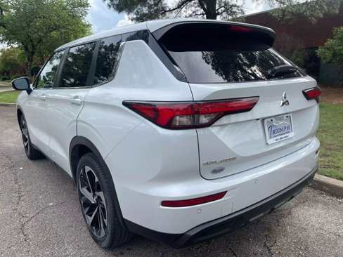 Used 2022 Mitsubishi Outlander ES image 3