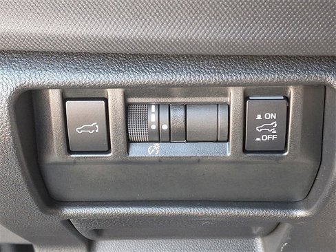 Certified 2025 Subaru Forester Limited image 27