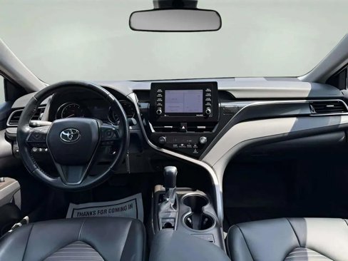 Used 2021 Toyota Camry SE image 16
