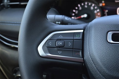 New 2026 Jeep Compass Latitude image 16