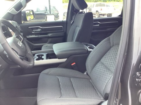 New 2026 RAM 1500 4x4 Crew Cab image 29