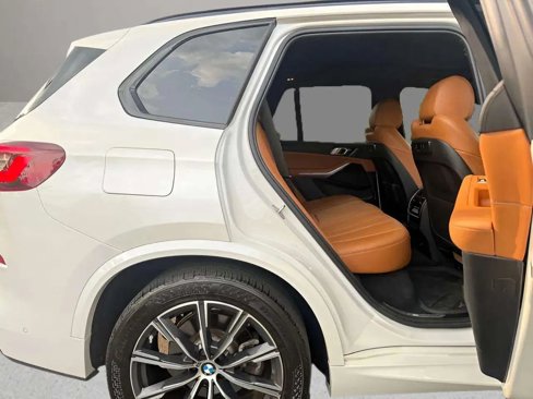 Used 2021 BMW X5 xDrive40i w/ M Sport Package image 35