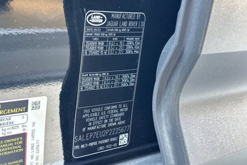 Used 2023 Land Rover Defender 110 SE image 35