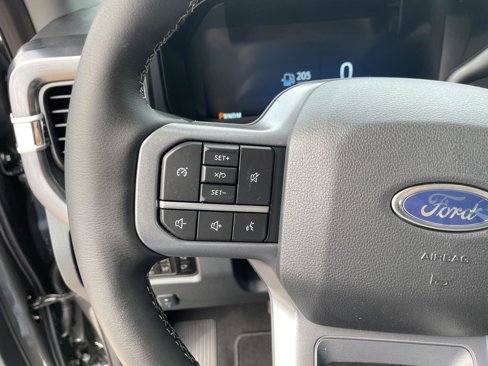 New 2025 Ford F250 Lariat w/ Chrome Package image 15