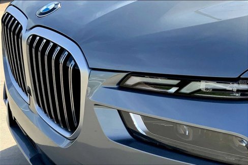 Used 2024 BMW X7 xDrive40i w/ Premium Package image 28