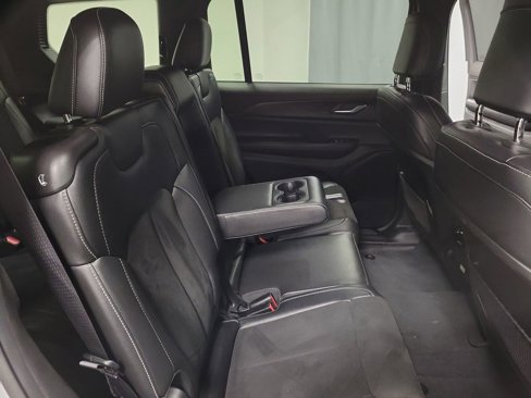 Used 2024 Jeep Grand Cherokee L Laredo image 21