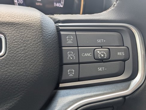 New 2025 Jeep Wagoneer L Series II image 32