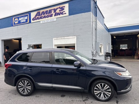 Used 2019 Mitsubishi Outlander AWD image 7