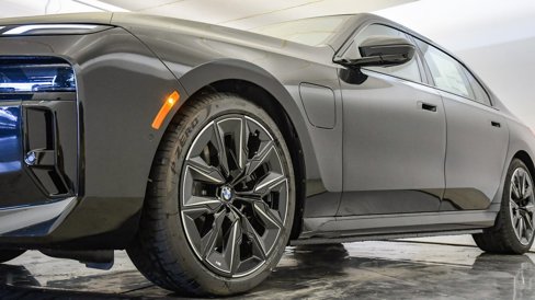 New 2026 BMW 750e xDrive image 10