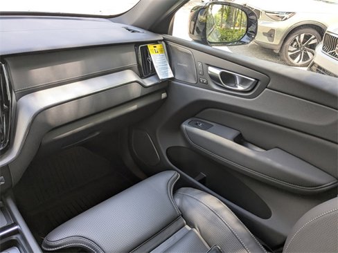 New 2026 Volvo XC60 B5 Ultra w/ Climate Package image 18