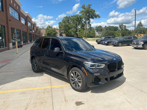 Used 2021 BMW X5 M50i w/ Executive Package image 4
