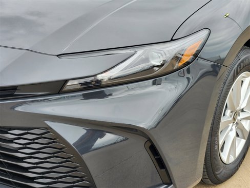 New 2025 Toyota Camry LE image 5
