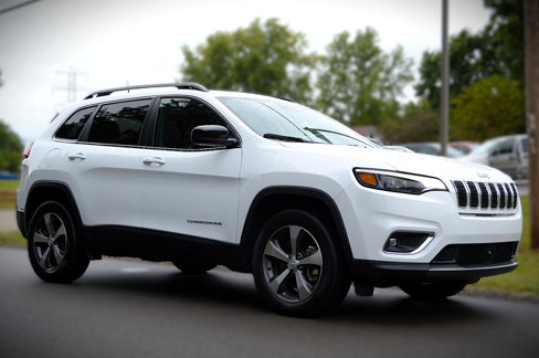 Used 2022 Jeep Cherokee Limited image 3