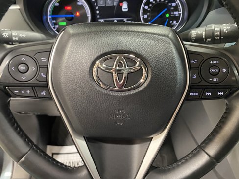 Used 2023 Toyota Venza LE image 18