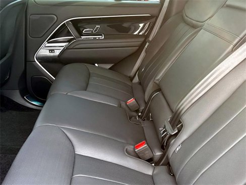 New 2025 Land Rover Range Rover SE image 12