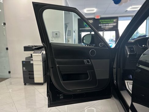 Used 2020 Land Rover Range Rover Sport HSE image 38