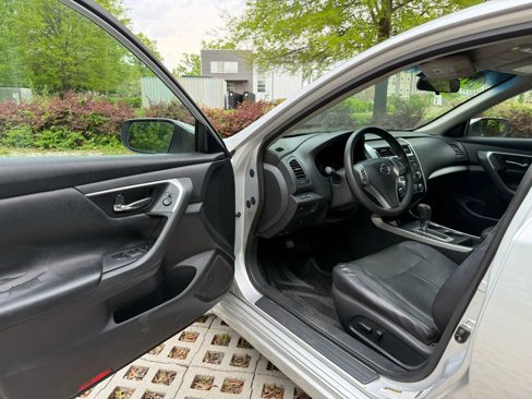 Used 2015 Nissan Altima 2.5 S w/ Sport Value Package image 9