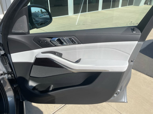 New 2026 BMW X5 xDrive50e w/ Climate Comfort Package image 13