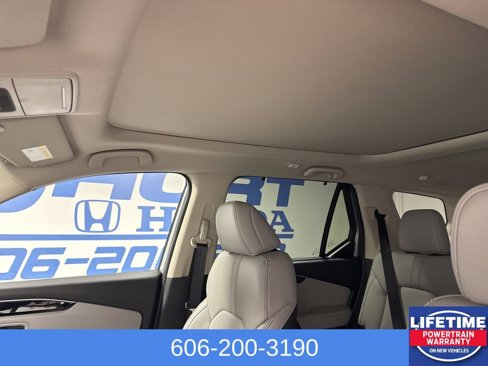 New 2025 Honda Pilot Touring image 34