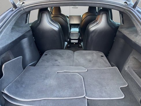 Used 2022 Tesla Model X Plaid image 11