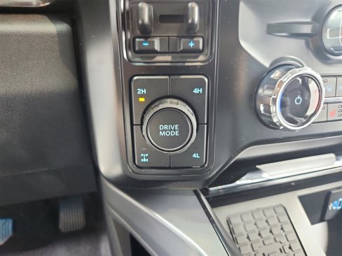 New 2025 Ford F250 Lariat w/ Black Appearance Package image 26