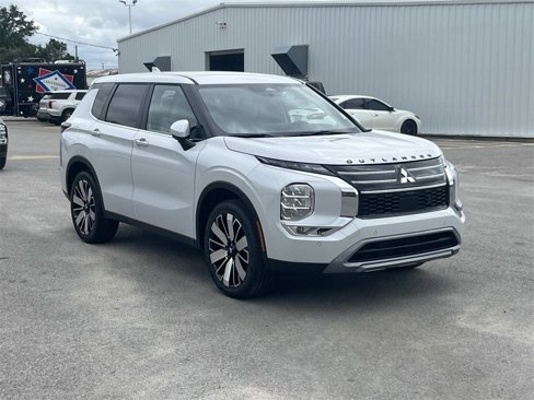 New 2025 Mitsubishi Outlander SE image 7