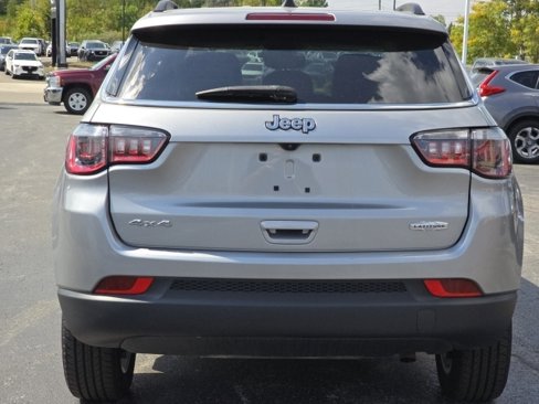 Used 2022 Jeep Compass Latitude image 12