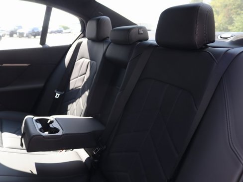 New 2026 BMW 530i xDrive w/ M Sport Package image 25