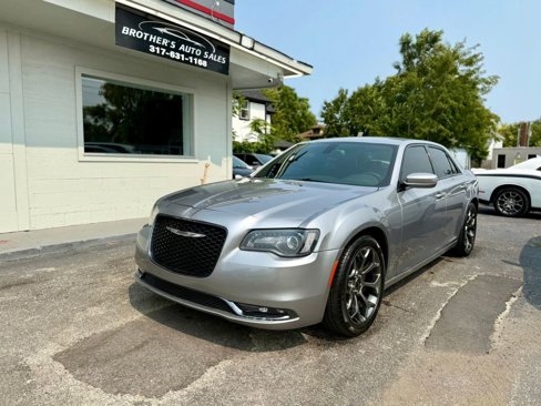 Used 2016 Chrysler 300 S image 2