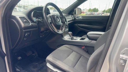 Used 2019 Jeep Grand Cherokee Laredo image 12