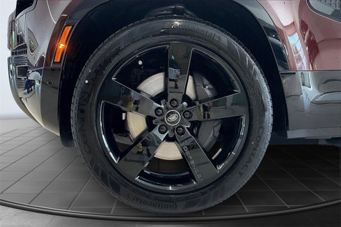 New 2025 Land Rover Defender 130 X-Dynamic SE image 11
