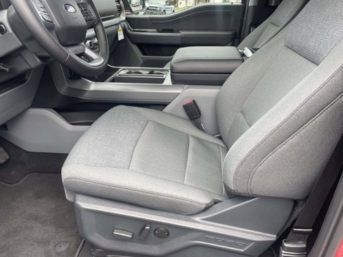 New 2025 Ford F150 XLT image 10