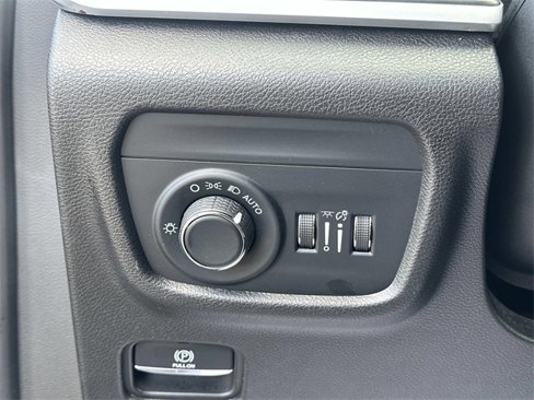 Used 2023 Jeep Grand Cherokee Altitude image 22