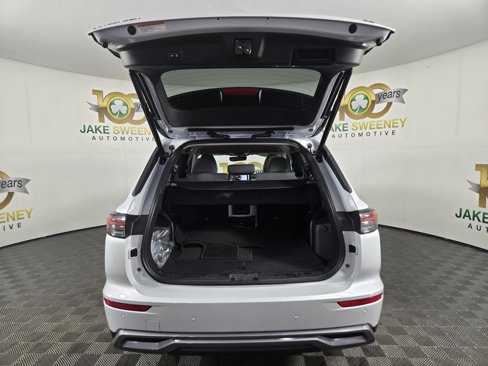 New 2025 Mitsubishi Outlander SE image 32