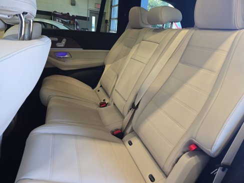 New 2026 Mercedes-Benz GLS 580 4MATIC image 16