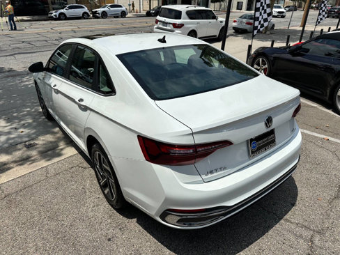 Used 2024 Volkswagen Jetta SEL image 15