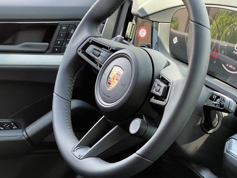 New 2025 Porsche Cayenne image 38