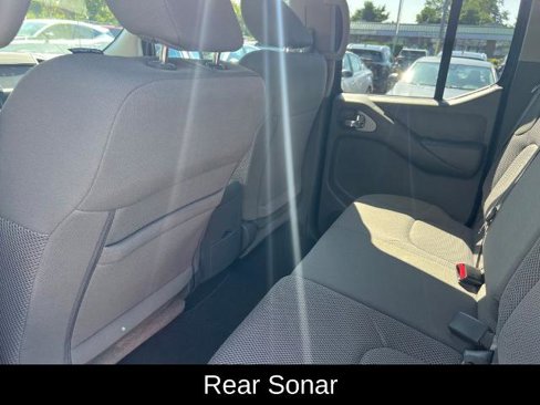 Certified 2021 Nissan Frontier SV w/ Midnight Edition Floor Mats image 18