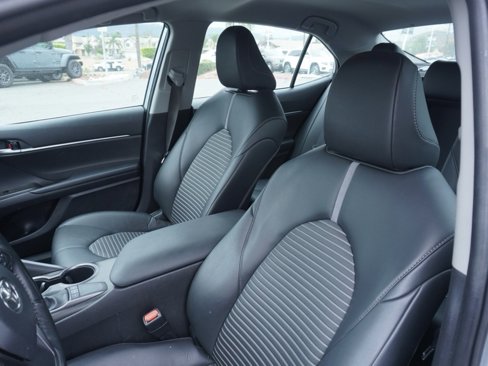 Used 2023 Toyota Camry SE image 18