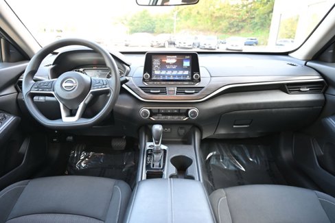 Used 2025 Nissan Altima 2.5 SV image 11