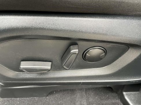 Used 2022 Ford Explorer XLT image 15