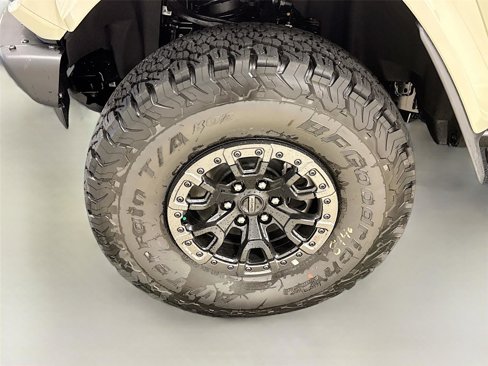 New 2025 Ford Bronco Raptor image 30