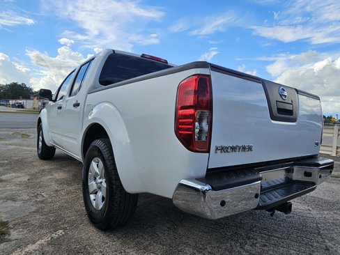 Used 2012 Nissan Frontier SV image 11