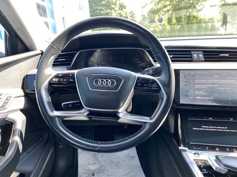 Used 2021 Audi e-tron Prestige w/ Prestige Package image 14