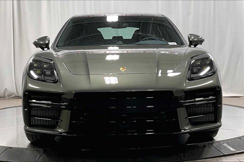 New 2025 Porsche Panamera 4 image 10