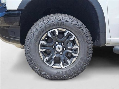 New 2025 Chevrolet Silverado 1500 ZR2 w/ Technology Package image 10