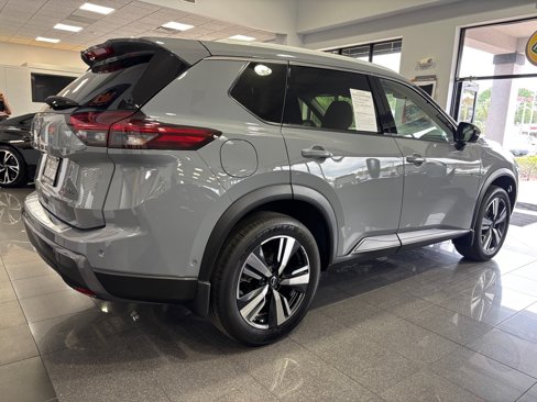 Used 2025 Nissan Rogue SL w/ SL Premium Package image 18