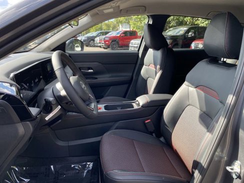 New 2026 Nissan Kicks SR w/ Cold Weather Package image 4